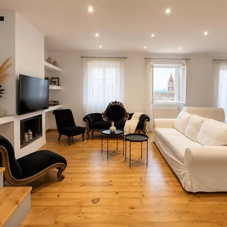 Apartment Ro 3fl Penthouse, Old Town Corfu *