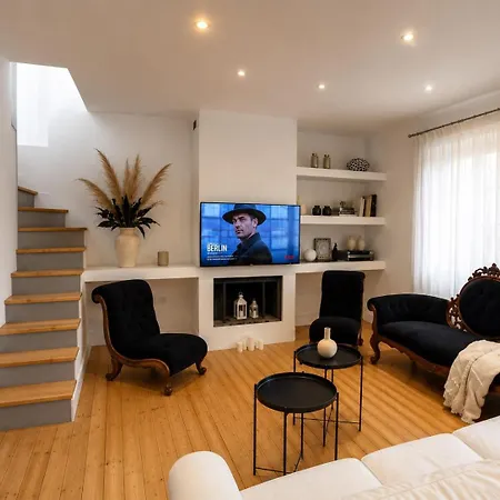 Ro 3fl Penthouse, Old Town Corfu *